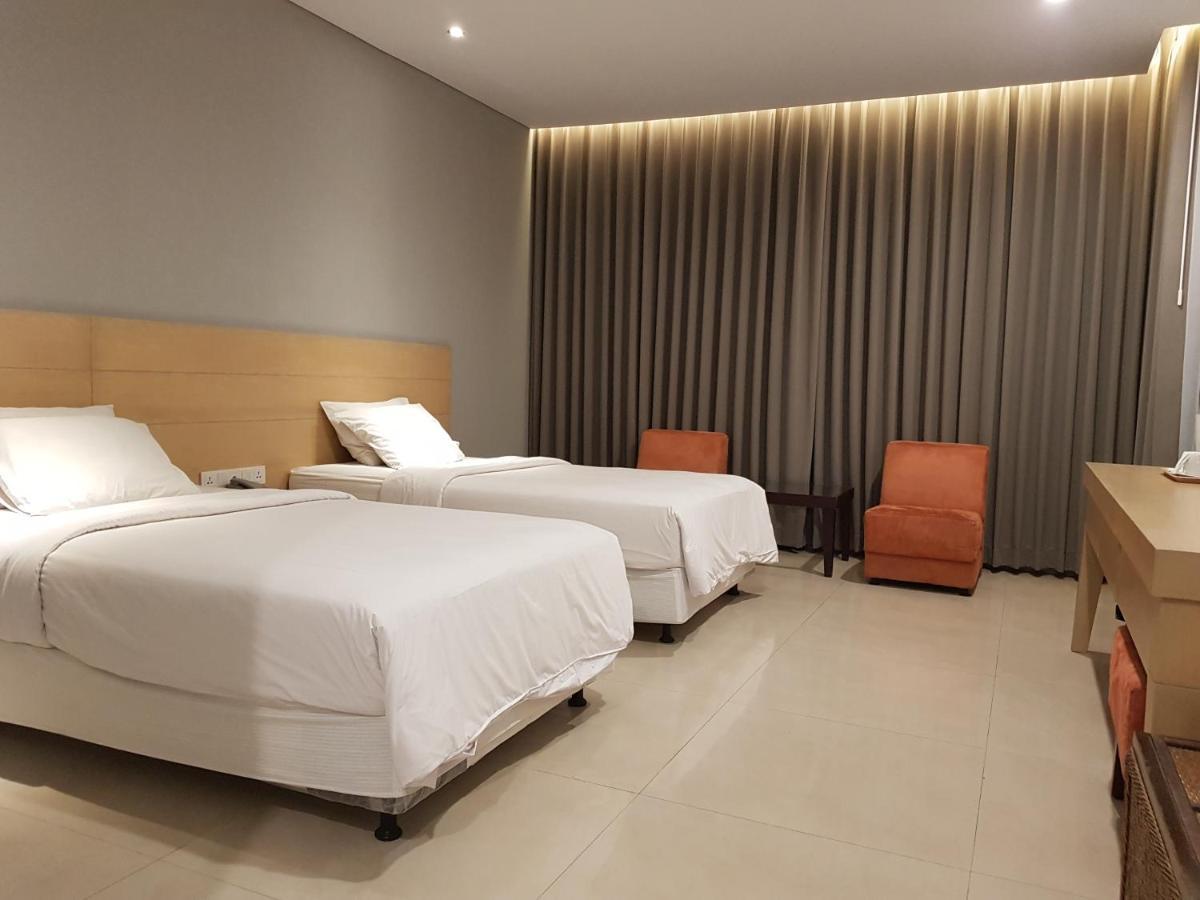 New Mountain Springs Hotel & Resort Lembang Exterior photo