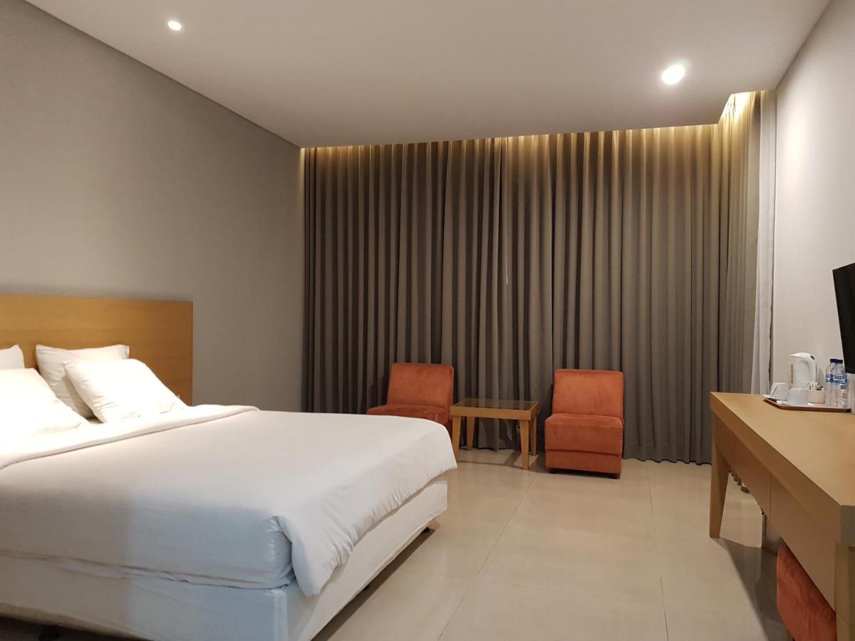 New Mountain Springs Hotel & Resort Lembang Exterior photo
