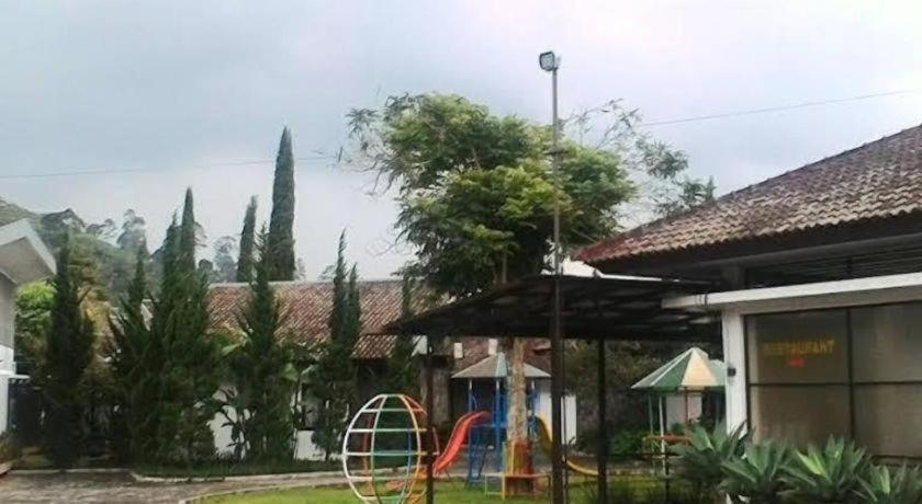 New Mountain Springs Hotel & Resort Lembang Exterior photo